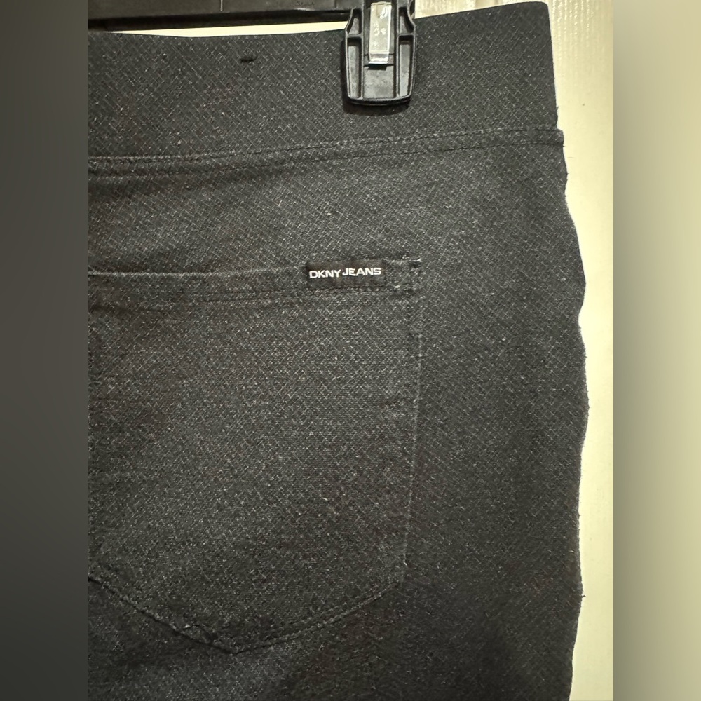NWOT DKNY Pull on Black Slim Fit Pants Size L - Picture 4 of 7